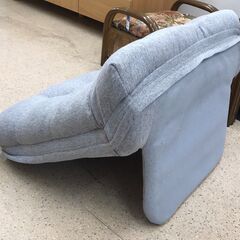 【ジャングルジャングル岩出店】【B165】 背もたれ座椅子 グレー  幅55cm×奥行55cm 中古 家具 和歌山 岩出市 紀の川市 海南市の画像
