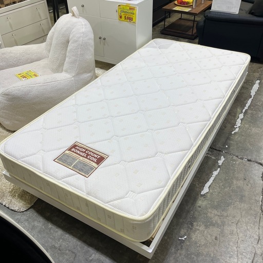 シングルベッド　ホワイト