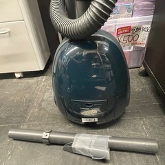 【中古】¥2,800 東芝紙パック式クリーナー　VC-B13 K 【IJ37
】の画像
