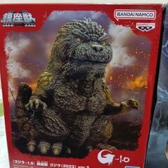 ゴジラ1.0 鎮座獣フィギュア＆7色に光るルームライトの画像