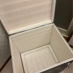 機械入れてた箱の画像
