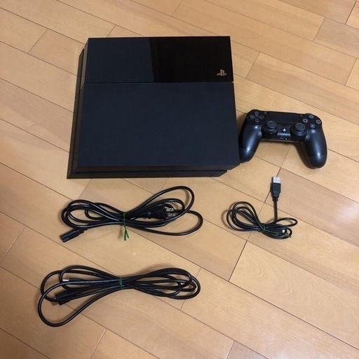 【お話中】値下げ‼️PS4　すぐ遊べる　ソフト付き 