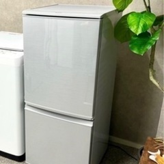 SHARP 2016年製 木目調グレー冷蔵庫 単身〜二人暮し用の画像