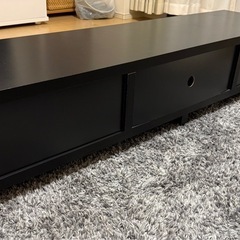 テレビとテレビ台 セットの画像