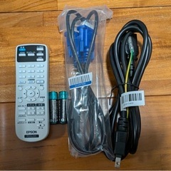 【ほぼ新品状態】稼働時間約2時間程度【美良品】 EPSON プロジェクター EB-FH52の画像