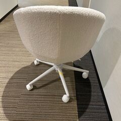 【展示品・未使用品】デスクチェア ブークレ生地 ポケットコイル座面 🚚自社配送時💳代引き可🚚(現金、クレジット、スマホ決済対応)の画像