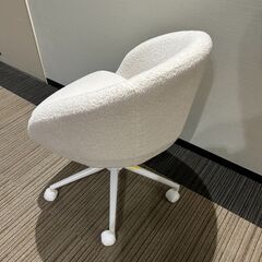 【展示品・未使用品】デスクチェア ブークレ生地 ポケットコイル座面 🚚自社配送時💳代引き可🚚(現金、クレジット、スマホ決済対応)の画像