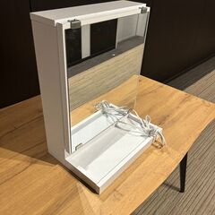 【展示品・未使用品】卓上収納付きミラー ホワイト 幅40㎝ 🚚自社配送時💳代引き可🚚(現金、クレジット、スマホ決済対応)の画像