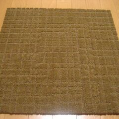 日本製防音タイルカーペット厚み13.6㎜・1枚２５０円・在庫９７枚（１６３３）未使用品・裏不織布の画像