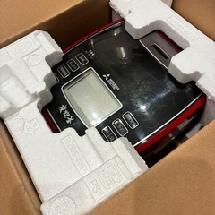 三菱電機 炭炊釜 IHジャー炊飯器 5.5合　レッド 中古の画像