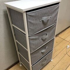美品 布製チェスト 4段収納 ラック スリム 収納ボックス スチールフレーム グレー ホワイト 組立式 衣類収納 小物整理 北欧風　【糸島市内 送料無料】251007-7の画像