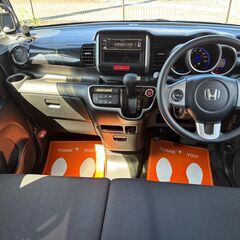 【総額コミコミ】広島発プライムゲート☆即日納車OK☆２５年NBOXプラスカスタム　車検令和８年９月１９日まで　左パワースライドドア　スマートキー　リアシートアレンジ　HID　純正14インチAW　ETC　タイミングチェーン　ディーラー系オートオークション仕入　タイミングチェーン　軽自動車　格安の画像