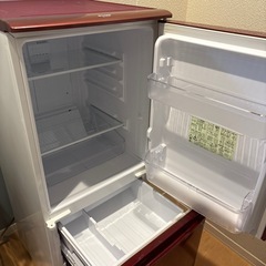 SHARP 冷蔵庫　ワインレッドの画像