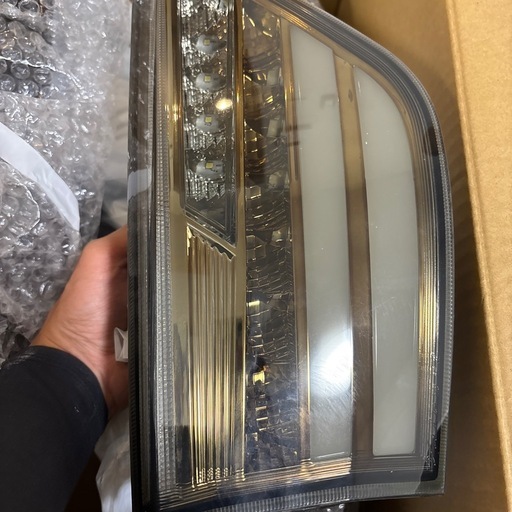 テールランプ
取り付け