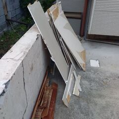廃材　石膏ボード　もらってくださいの画像