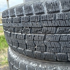 Goodyear 195/65R15 スタッドレスタイヤ　の画像