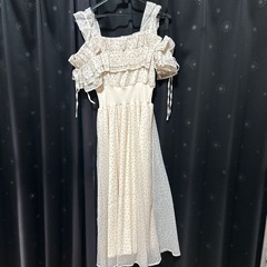 【限定値下げ中】ドットオフショルフリルリボンワンピース mb1602の画像