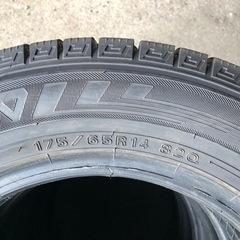 ダンロップ WM03 175/65r14 スタッドレス 4本の画像