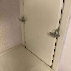 ヨドコウAラック（天井突っ張り型の本棚）の画像