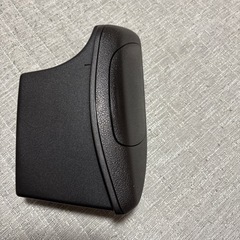 ヤリスクロスコンソールボックス。ゴミ箱の画像