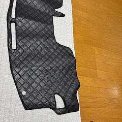 ヤリスクロスダッシュマットHUDあり美品の画像