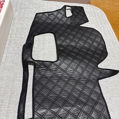ヤリスクロスダッシュマットHUDあり美品の画像