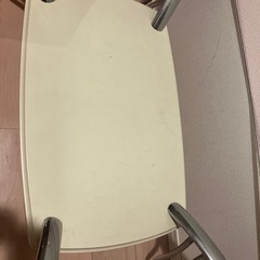 ガラステーブルの画像