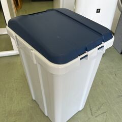 【リサイクルショップ ピカソ 小松原】🗑️✨分別できる！フタ付きゴミ箱 45L（ネイビー×ホワイト）✨🗑️★2605★の画像