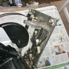 ●ライト付き日立工機、深切り電子丸鋸、動作品（中古品にご理解ある方のみ）断線なし、●切断面盤は掃除し易い様に開きます（画像３）★ご返信遅い方不可、お手数をおかけしますプロフィール必読ですの画像