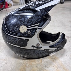 オフロードバイク用ヘルメットの画像