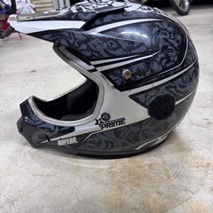 オフロードバイク用ヘルメットの画像