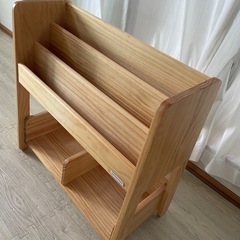 本棚　大和屋　木製　絵本ラック　の画像