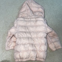 ユニクロ　ピンクのダウン風ジャケット 90cm（女の子）の画像