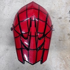 子供用オフロードバイクヘルメット（スパイダーマン柄）の画像