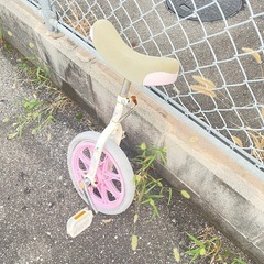 キックボードと一輪車の画像
