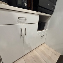 食器棚／ホワイトの画像