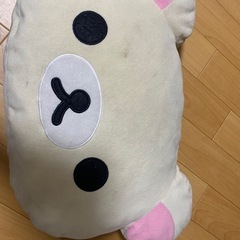 リラックマのクッションの画像