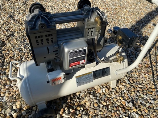 エアコンプレッサー