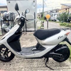 エンジンはとても良いです。ホンダDio（AF56）。バッテリーは新品です。エンジンオイルも新品です。シートカバーも新品です。フロントタイヤはとても良い状態です。リアタイヤもとても良い状態です。水冷式バイクです。 ◆安い価格で安心して乗れる良いバイクを提供しています。の画像