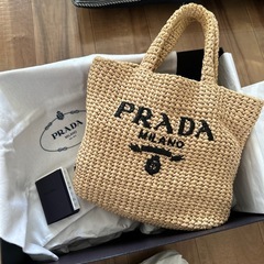 PRADA トートバッグの画像