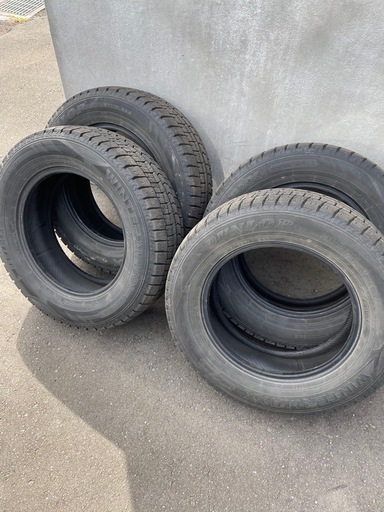 215/65R16 スタッドレスタイヤ　ダンロップWM02