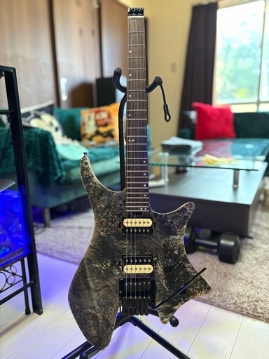 EARヘッドレスギター