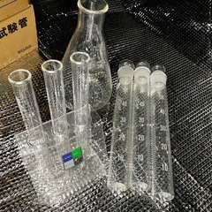 試験管　フラスコ　ガラス製実験器具の画像