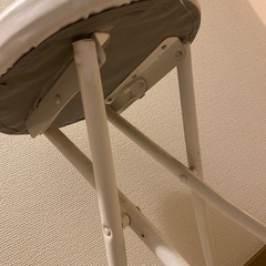 折りたたみイスの画像