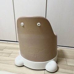 移動も出来るベビーチェア ・テーブル付きの画像
