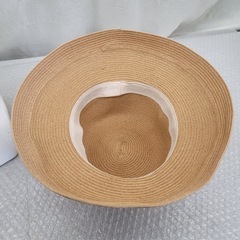 麦わら帽子　ベージュ　リボン付きの画像