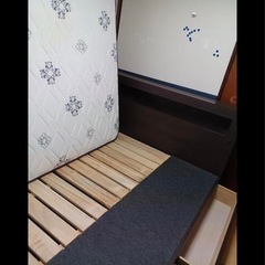 ダブルベッド
の画像