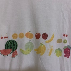 フルーツプリント　Sサイズ　Tシャツ   の画像