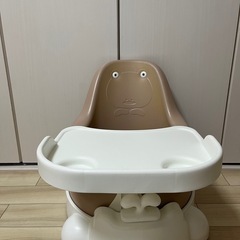 移動も出来るベビーチェア ・テーブル付きの画像