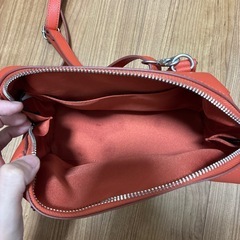 オレンジ ショルダーバッグ　UNIQLOの画像